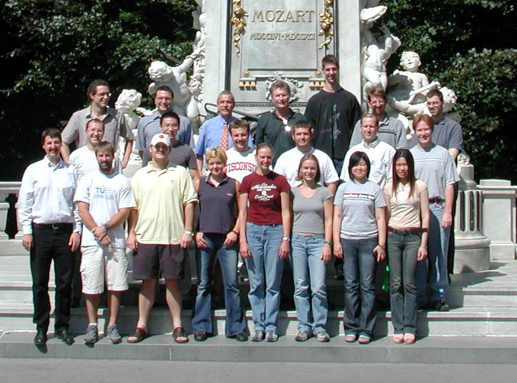 Class photo Vienna Session, 2003