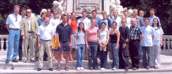Class photo Vienna Session, 2004