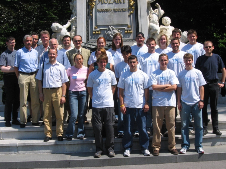Class photo Vienna Session, 2005